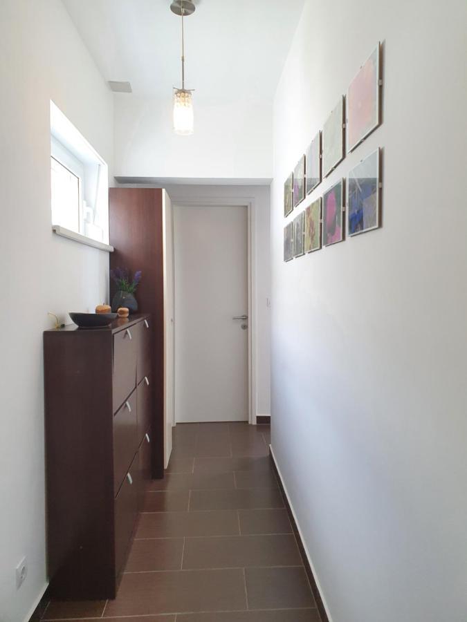 Apartma Anerol *